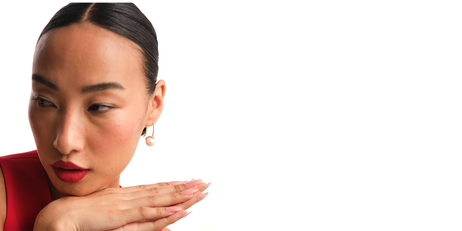 Pearls for Office Chic. The Quiet Power of Elegance at Work.