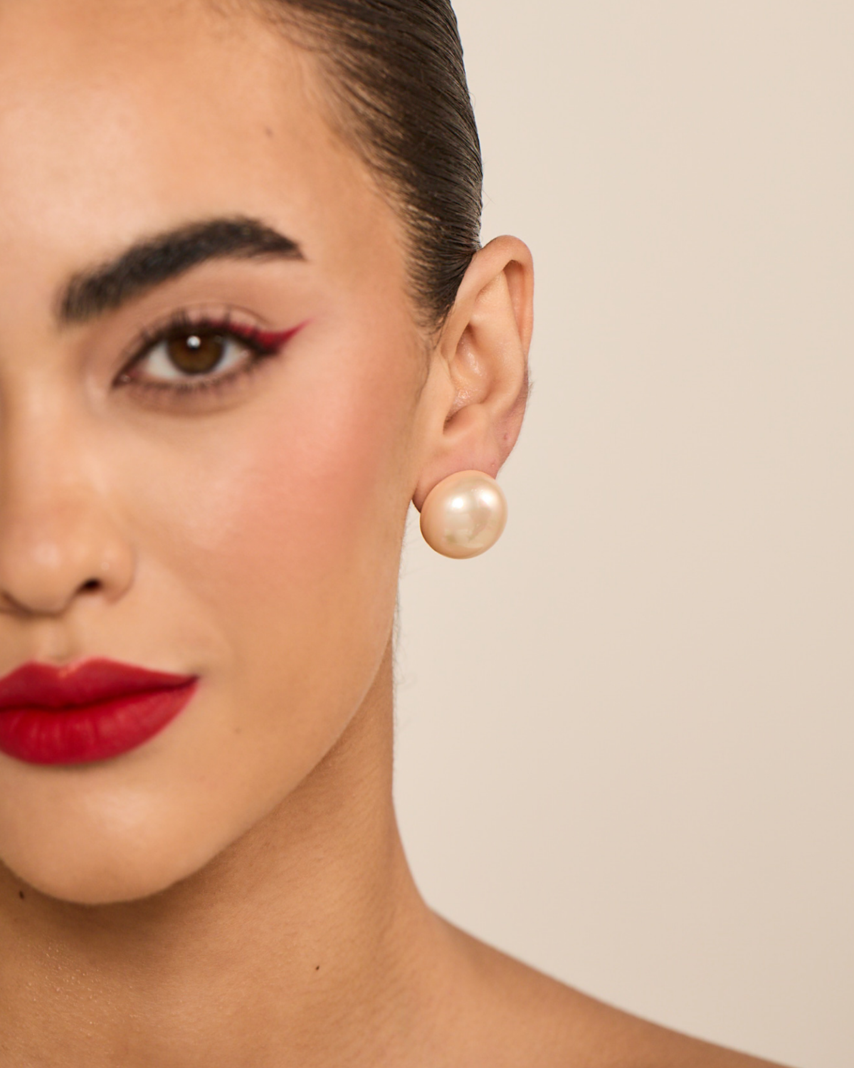 20mm Pearl Studs - Peach