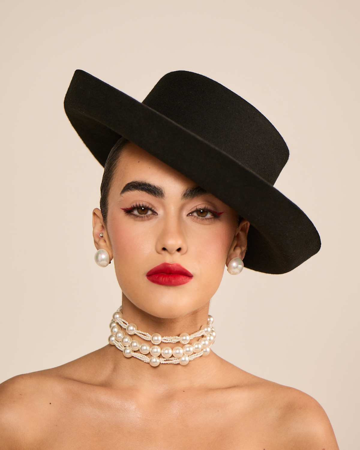 White Bunched Pearl Choker