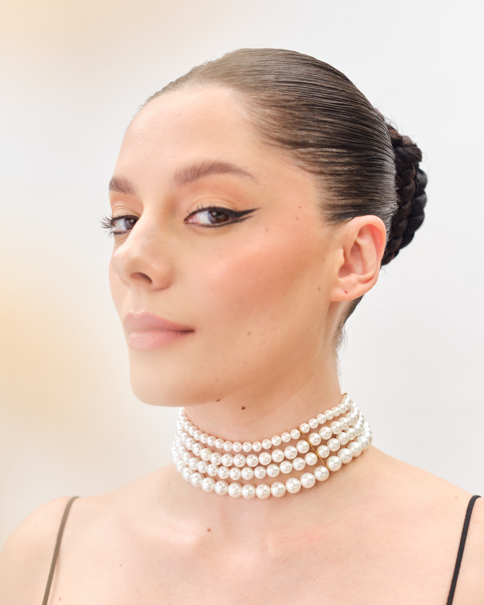 Classic Pearl Choker