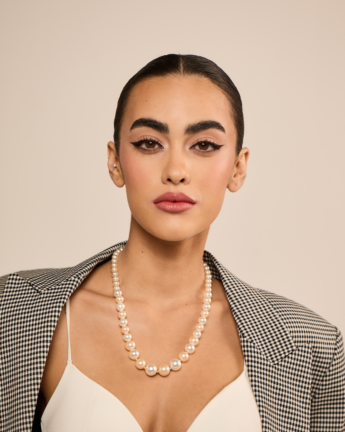 Graded Pearl Single - Peach &amp; White with Bandel