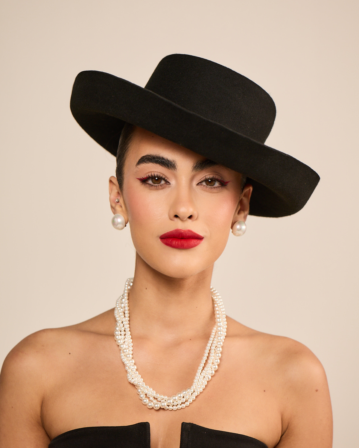 Overlapped Pearl Necklace